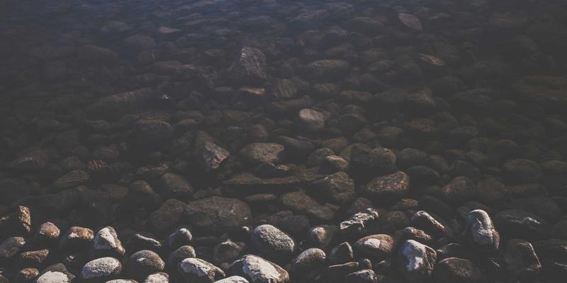 张家界十里画廊小火车观光全攻略：探秘采药老人与三姐妹峰的千年传说，开启天门山绿色之旅